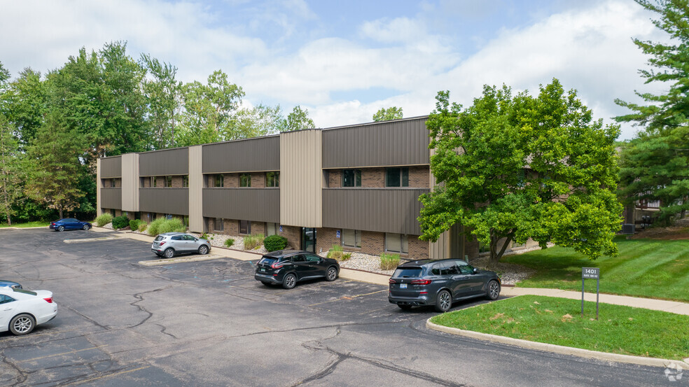 1401-1451 E Lansing Dr, East Lansing, MI en venta - Foto del edificio - Imagen 1 de 12