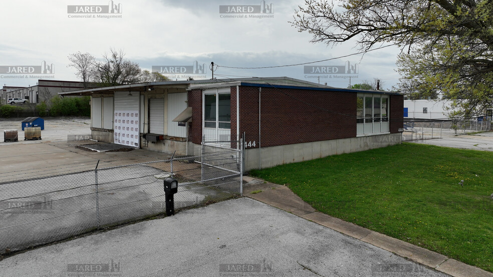 444 N Belcrest, Springfield, MO en alquiler - Foto del edificio - Imagen 1 de 30