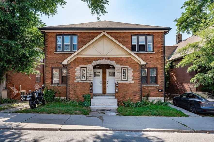 527A Kingston Rd, Toronto, ON en venta - Foto principal - Imagen 1 de 26