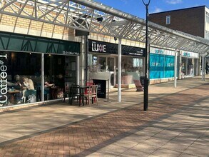 North Walk, Yate en alquiler Foto del edificio- Imagen 2 de 2