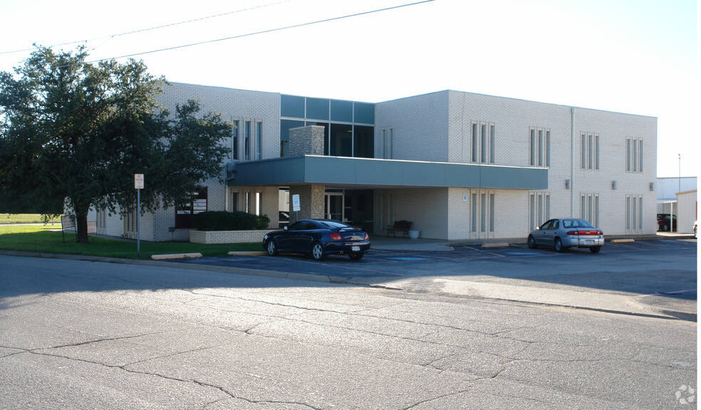 2200 Smith Barry Rd, Pantego, TX en alquiler - Foto principal - Imagen 1 de 3