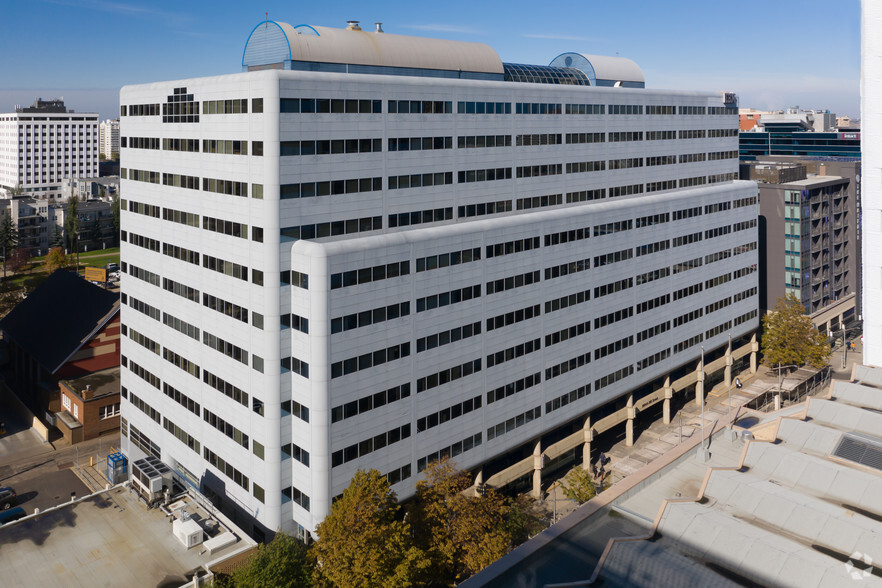 10044 108th St NW, Edmonton, AB en alquiler - Foto del edificio - Imagen 2 de 6