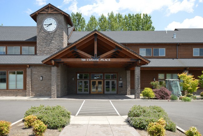 700 Deborah Rd, Newberg, OR en alquiler - Foto del edificio - Imagen 2 de 3