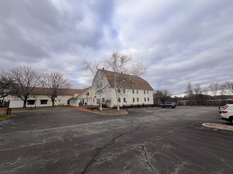 2299 Woodbury Ave, Newington, NH en alquiler - Foto del edificio - Imagen 2 de 23