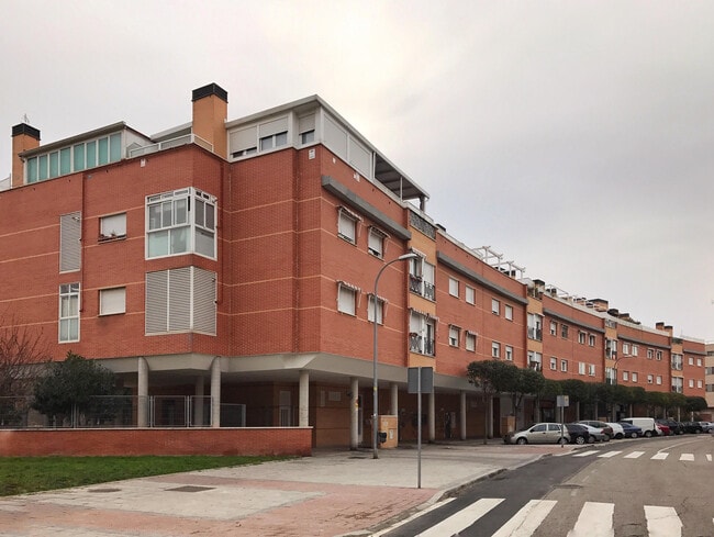 Más detalles de Calle Antonio Tapies, 16, Pinto - Edificio residencial​ en venta