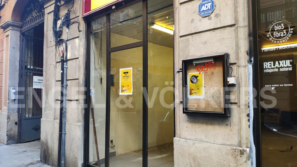 Edificio residencial en Cornellà de Llobregat, Barcelona en venta - Foto del edificio - Imagen 2 de 3