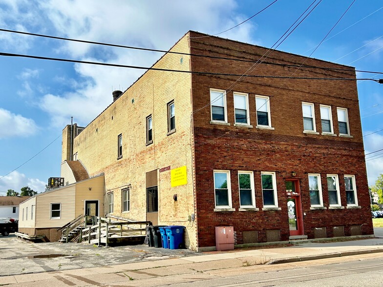 501 Merritt Ave, Oshkosh, WI en alquiler - Foto del edificio - Imagen 1 de 8