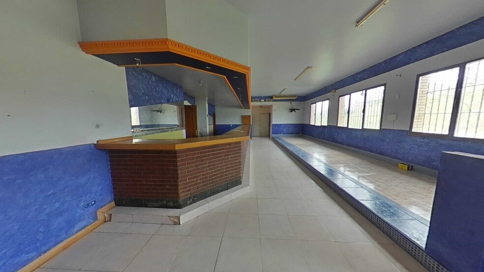 Local en Zúñiga en venta - Foto del edificio - Imagen 3 de 23