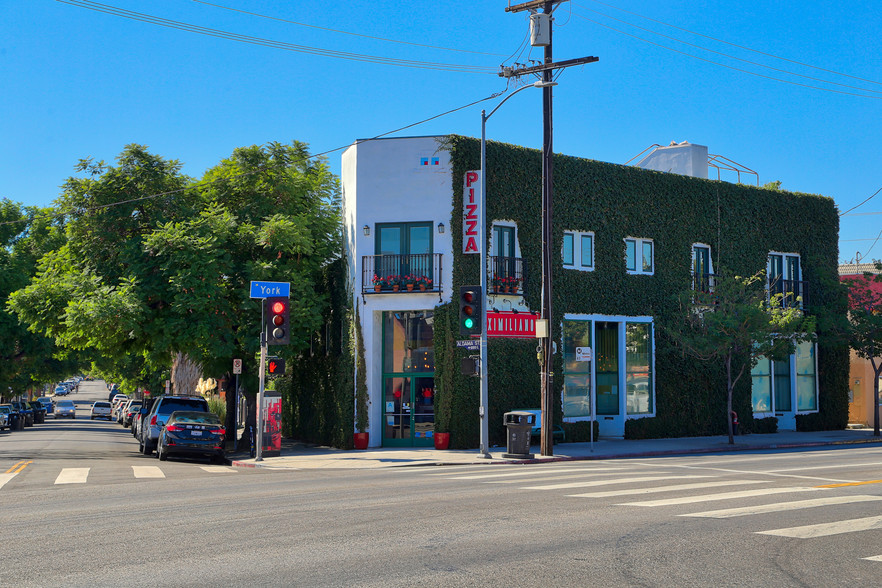 5924-5930 York Blvd, Los Angeles, CA en alquiler - Foto del edificio - Imagen 1 de 6