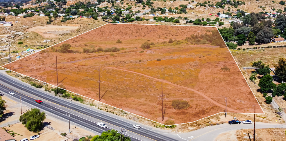 Highway 74, Perris, CA en venta - Foto del edificio - Imagen 1 de 14