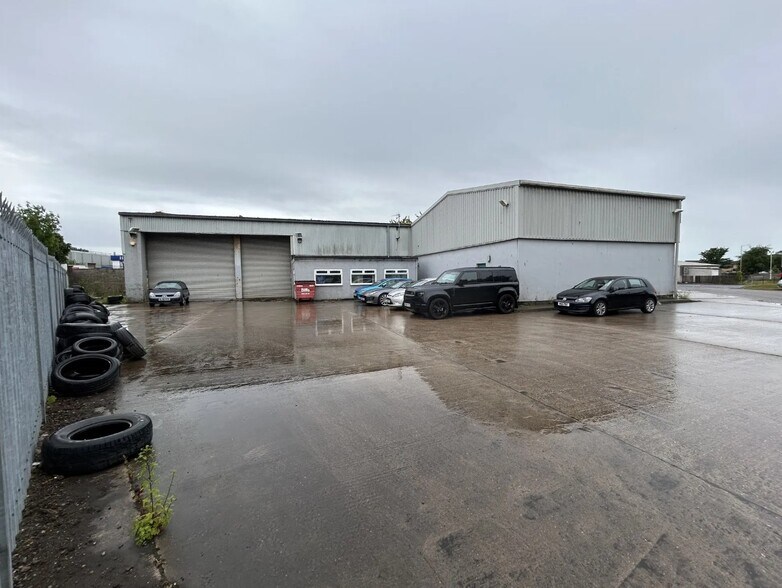 34 Moycroft Rd, Elgin en venta - Foto del edificio - Imagen 2 de 5