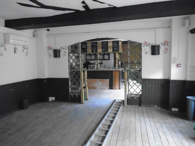 66 Fore St, Trowbridge en venta - Foto del interior - Imagen 2 de 2