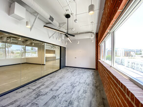 6725 W Sunset Blvd, Los Angeles, CA en alquiler Foto del interior- Imagen 2 de 10