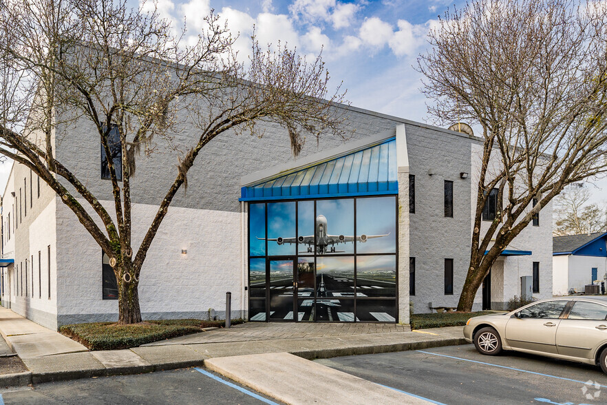 3300 W Montague Ave, North Charleston, SC en alquiler - Foto del edificio - Imagen 1 de 22