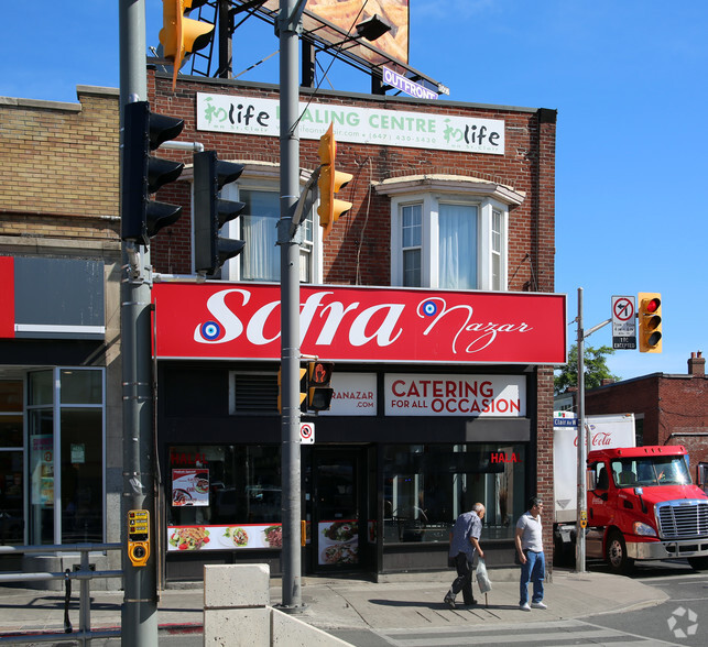 1166 St Clair Ave W, Toronto, ON en alquiler - Foto del edificio - Imagen 2 de 2