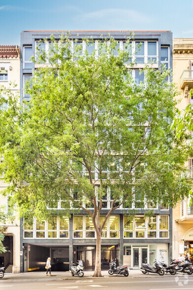 Carrer De Pau Claris, Barcelona, Barcelona en alquiler - Foto del edificio - Imagen 3 de 7