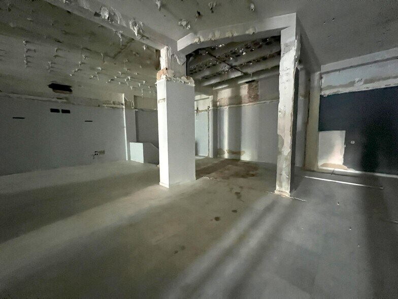 Local en Córdoba, Córdoba en alquiler - Foto del edificio - Imagen 2 de 16