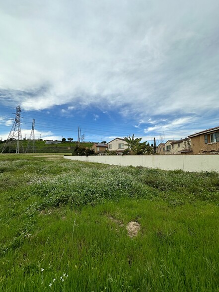 2011 Potrero Grande Dr, Monterey Park, CA en venta - Foto del edificio - Imagen 2 de 4