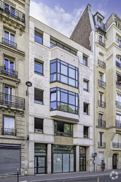 18 Rue Stephenson, Paris en alquiler - Foto del edificio - Imagen 2 de 2