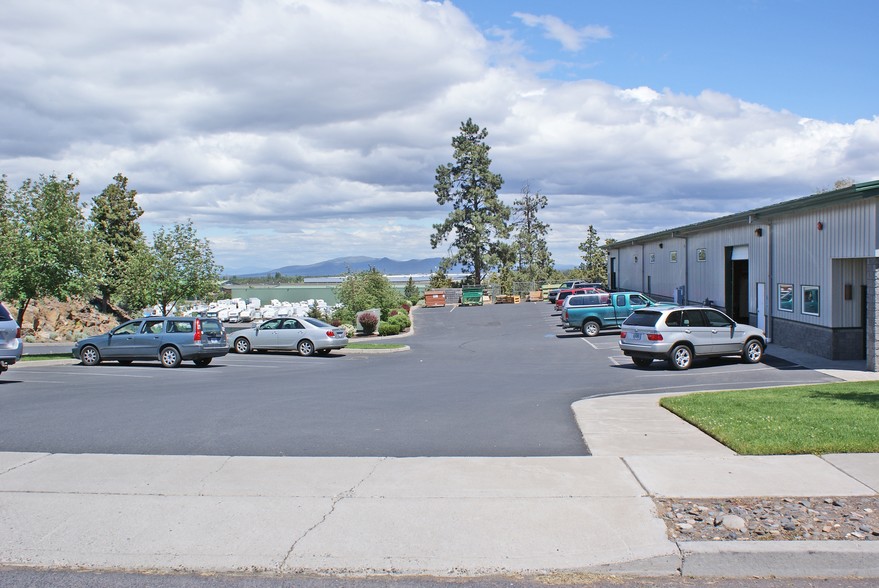 20671 High Desert Ln, Bend, OR en alquiler - Foto del edificio - Imagen 2 de 8