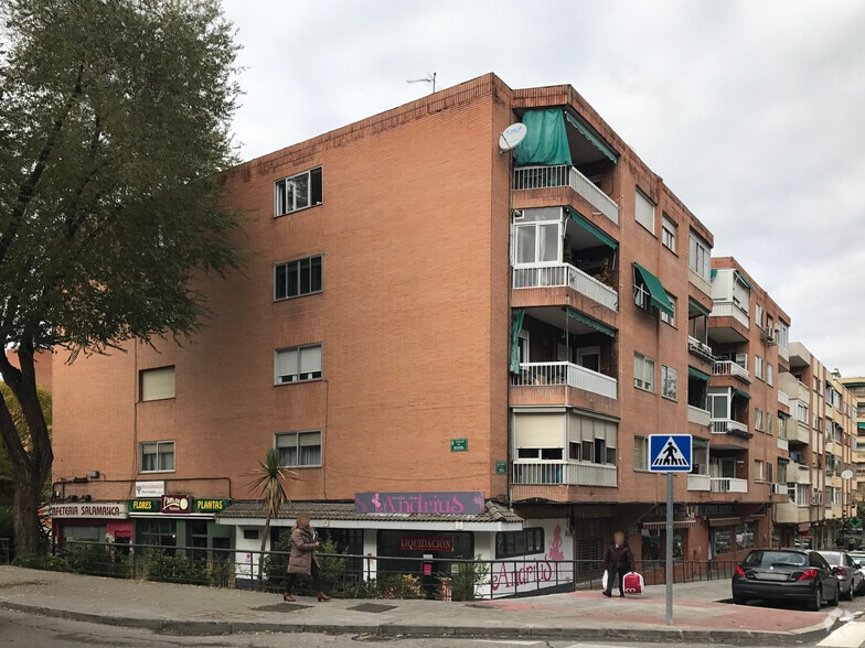 Plaza San Pedro y San Pablo, 2, Coslada, Madrid en venta - Foto del edificio - Imagen 1 de 1