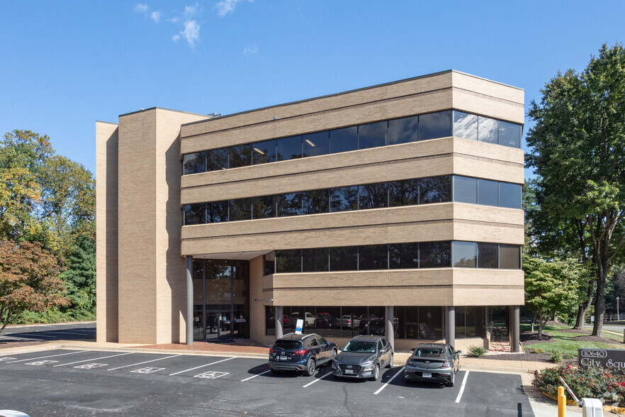 10640 Page Ave, Fairfax, VA en alquiler - Foto del edificio - Imagen 2 de 5