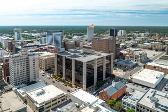 100 N Broadway St, Wichita, KS - vista aérea  vista de mapa - Image1