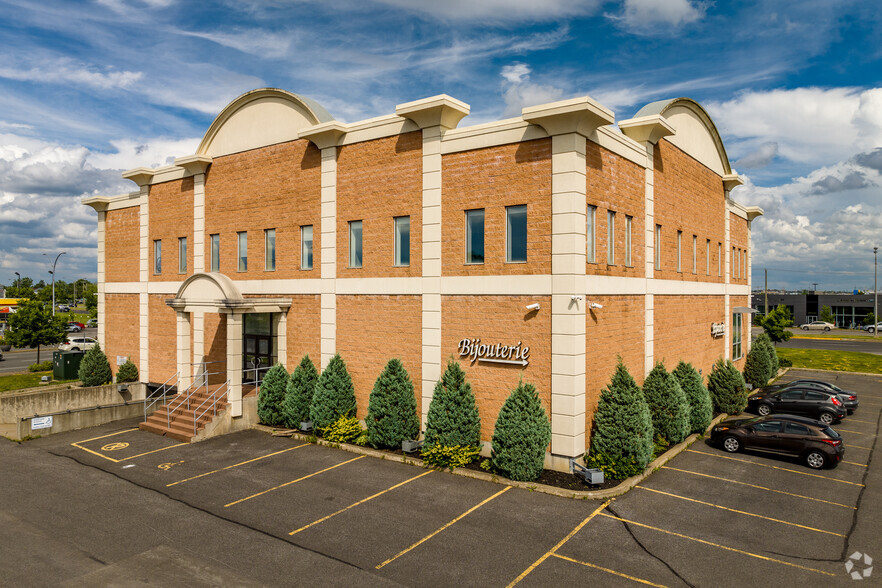 9420 Boul Taschereau, Brossard, QC en alquiler - Foto del edificio - Imagen 2 de 5