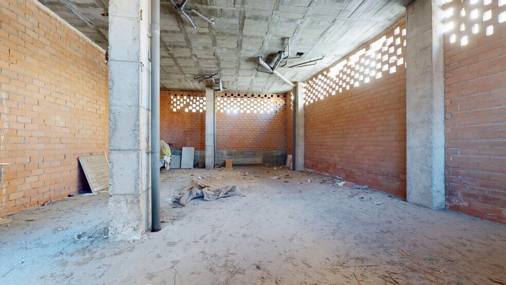 Local en Almería en venta - Foto del edificio - Imagen 3 de 12
