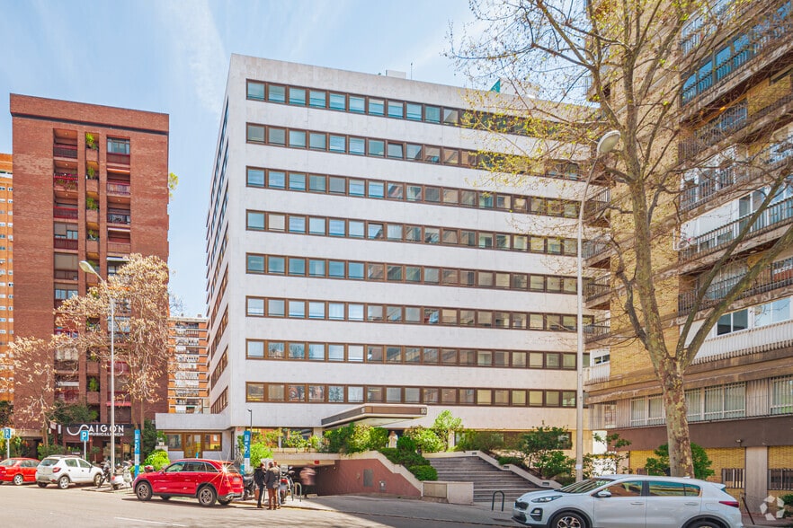 Calle de la Infanta Mercedes, 90, Madrid, Madrid en alquiler - Foto principal - Imagen 2 de 6