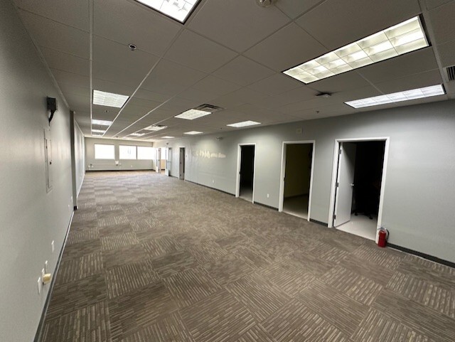 1300 Highland Corporate Dr, Cumberland, RI en alquiler Foto del interior- Imagen 1 de 3