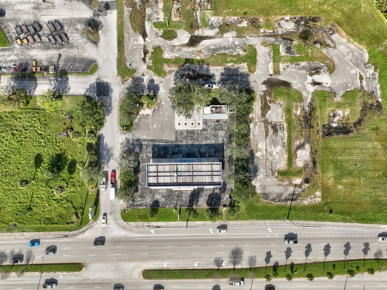 4696 Okeechobee Rd, Fort Pierce, FL en venta - Foto del edificio - Imagen 2 de 31