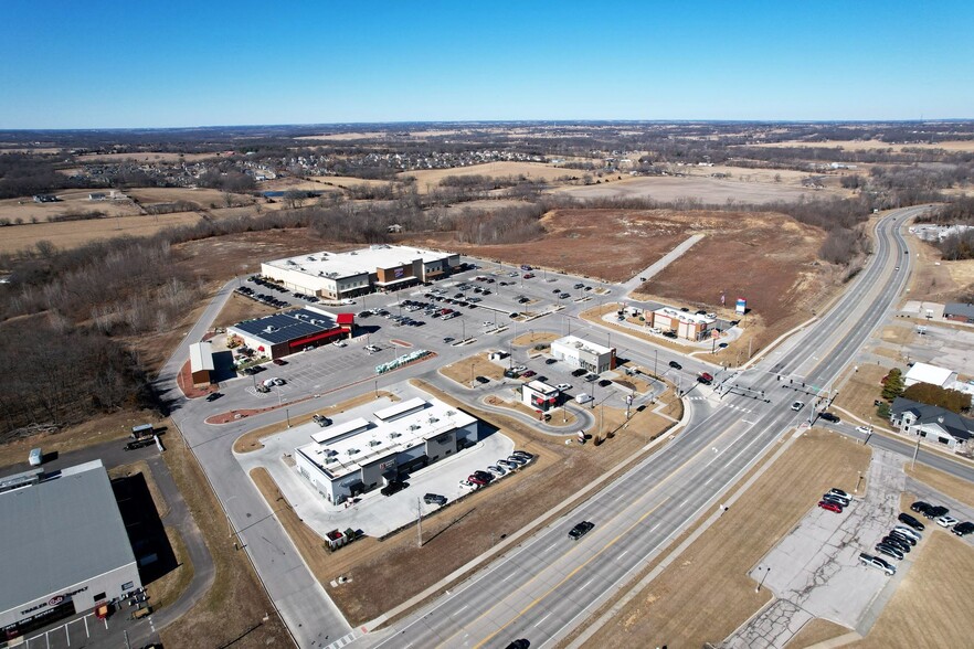 Smithville Marketplace Highway 169, Smithville, MO en venta - Foto del edificio - Imagen 1 de 3