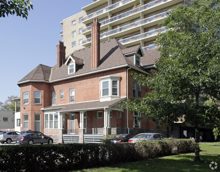 204 St George St, Toronto, ON en alquiler - Foto del edificio - Imagen 2 de 10