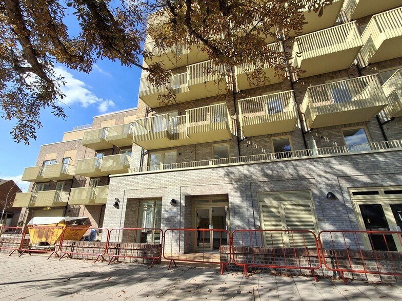 Local en 50-52 London Rd, Brentford en alquiler - Foto del edificio - Imagen 3 de 4