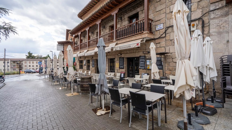 Local en Manzanares el Real, Madrid en venta - Foto del edificio - Imagen 3 de 15