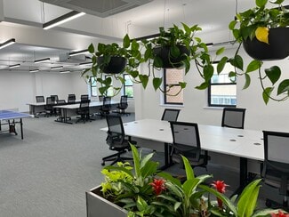 Más detalles de Cowbridge Rd E, Cardiff - Oficina en alquiler