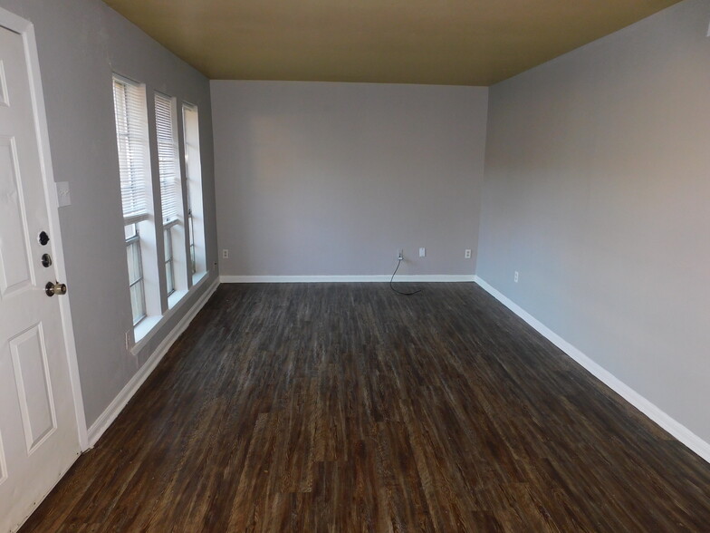 703 E Center St, White Oak, TX en venta - Foto del edificio - Imagen 3 de 7