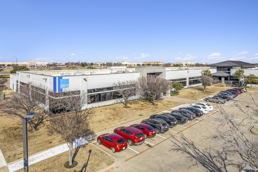 8333 Ridgepoint Dr, Irving, TX en alquiler - Foto del edificio - Imagen 2 de 8