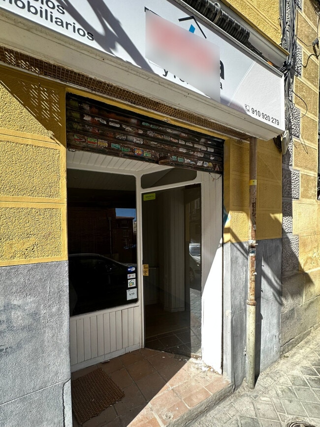 Más detalles de Calle Bernardo López García, 3, Madrid - Local en alquiler