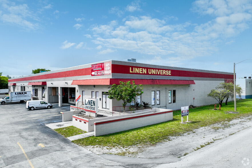 5150-5160 NW 165th St, Hialeah, FL en alquiler - Foto principal - Imagen 1 de 3