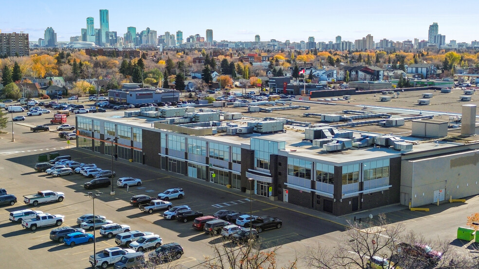 Groat Rd & 111 Av NW, Edmonton, AB en alquiler - Foto del edificio - Imagen 2 de 82