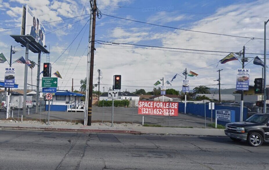 13243 Osborne St, Arleta, CA en alquiler - Foto del edificio - Imagen 3 de 44
