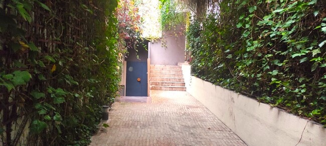 Más detalles de Calle Orlando Agudo, 8, Pozuelo de Alarcón - Oficina/Local en alquiler