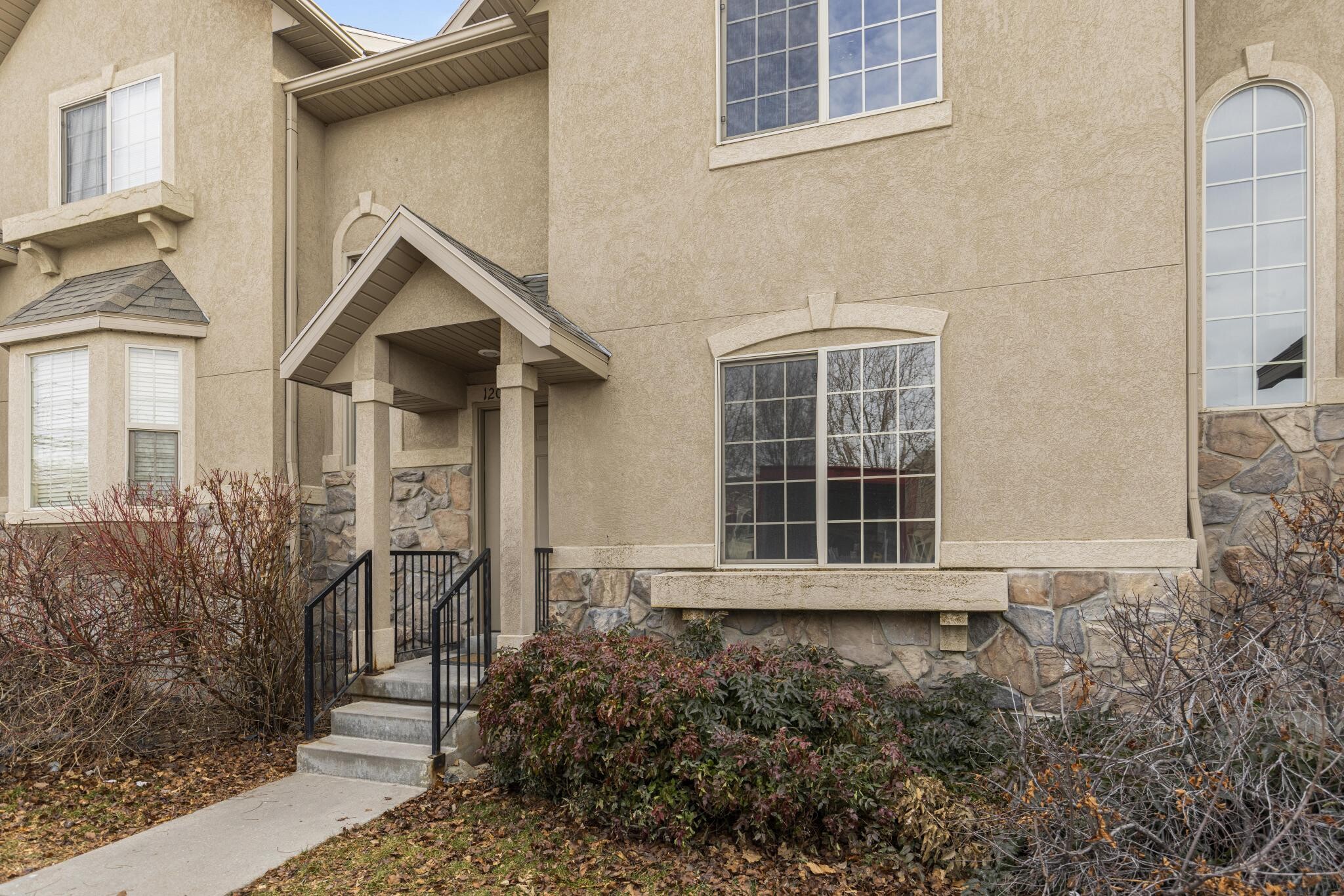 213 W Crescent View Ln, Tooele, UT en venta Foto principal- Imagen 1 de 27