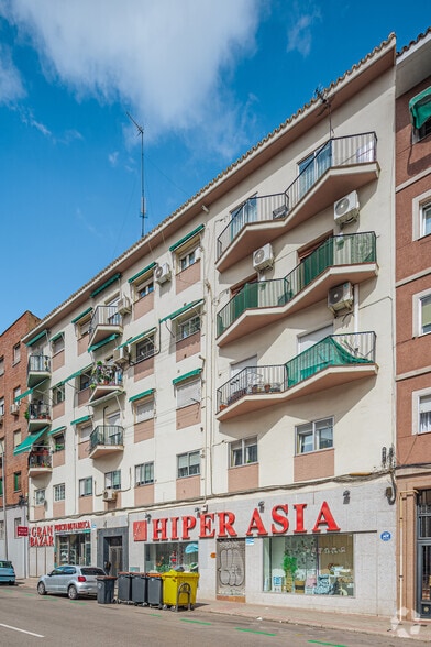 Calle de Ofelia Nieto, 11, Madrid, Madrid en venta - Foto del edificio - Imagen 2 de 2