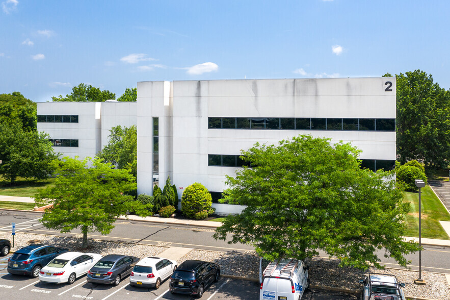 2 Industrial Way W, Eatontown, NJ en alquiler - Foto del edificio - Imagen 2 de 4