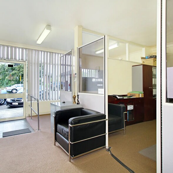 53 Stanley Ave, Mount Waverley en venta - Foto del interior - Imagen 2 de 5