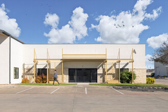 1900 E Howard Ln, Pflugerville, TX en alquiler Foto del edificio- Imagen 2 de 2