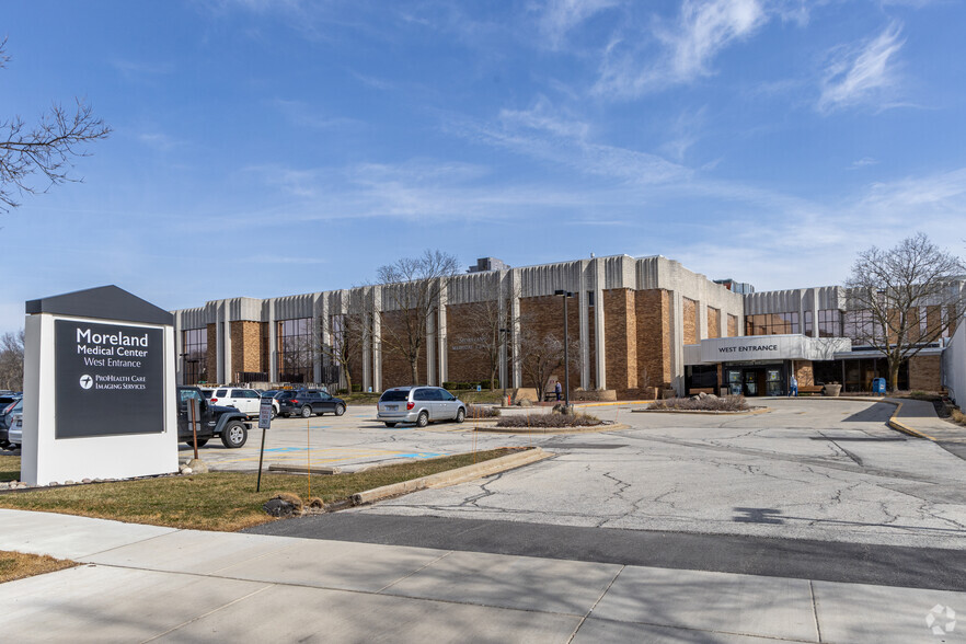 1111 Delafield St, Waukesha, WI en alquiler - Foto del edificio - Imagen 2 de 4